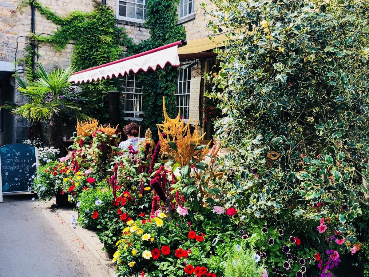 Porters Coffee Shop And B&B Helmsley Buitenkant foto